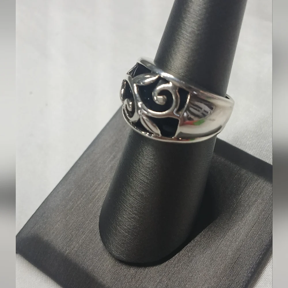 Sterling Silver & Black Onyx Ring. Size 7. - Picture 6 of 8